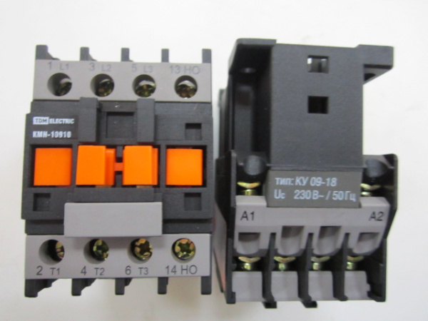 Контактор TDM КМН 10910 9А NO 220V